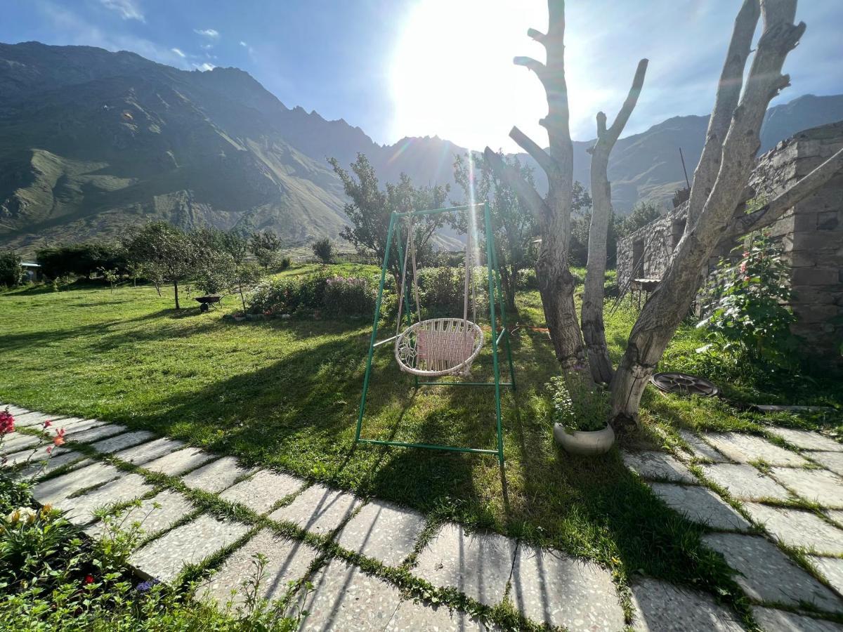 Mikheil Pitskhelauri Guest House Kazbegi Eksteriør bilde